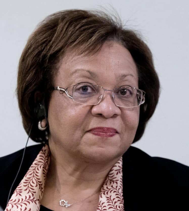 Dr Rosa Rolle